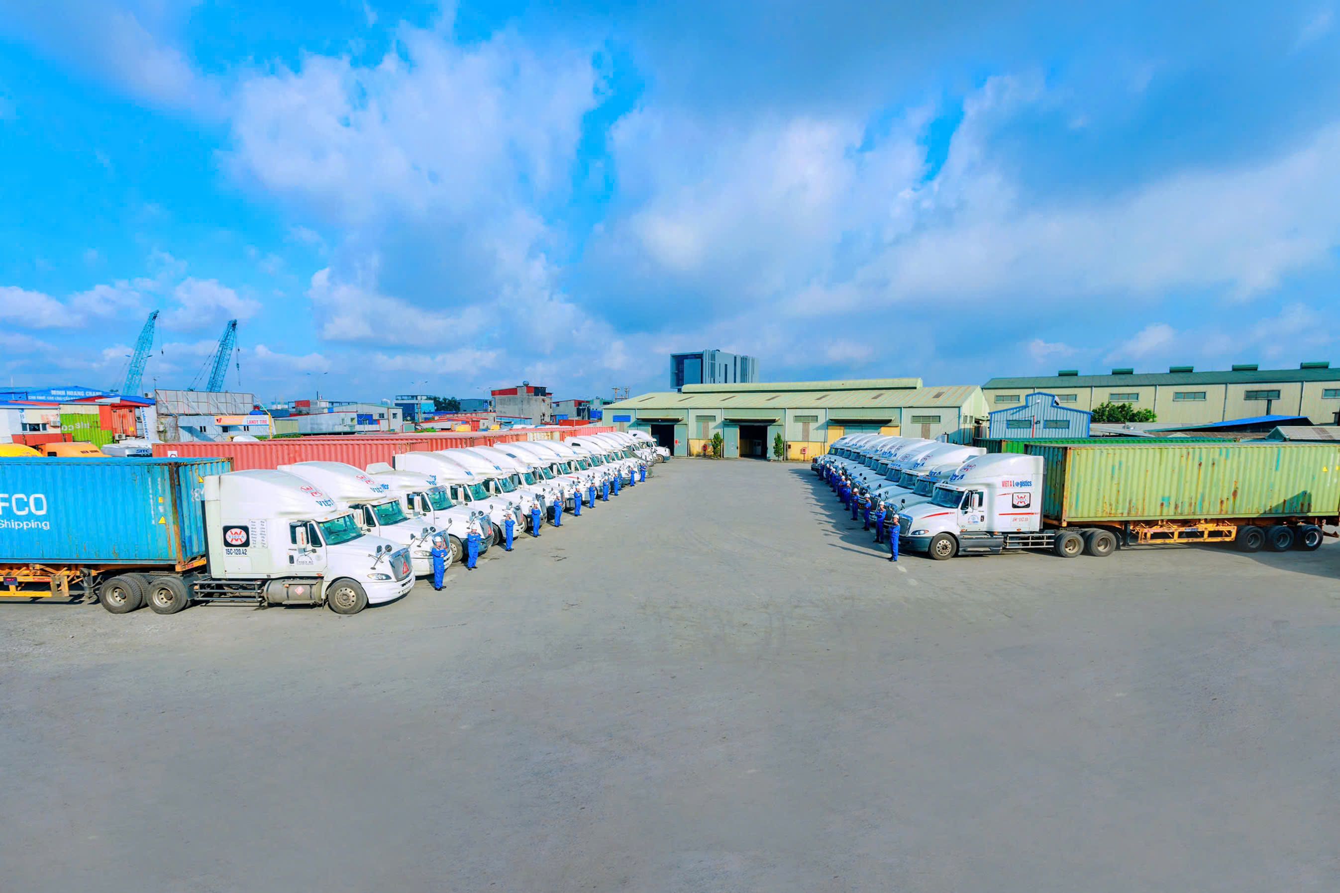 Vận tải hàng hóa đường bộ